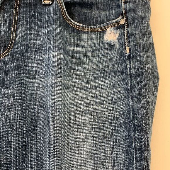 PAIGE JEANS Hollywood Hills distressed denim Inseam 30” Size 29 (8) - Picture 2 of 7